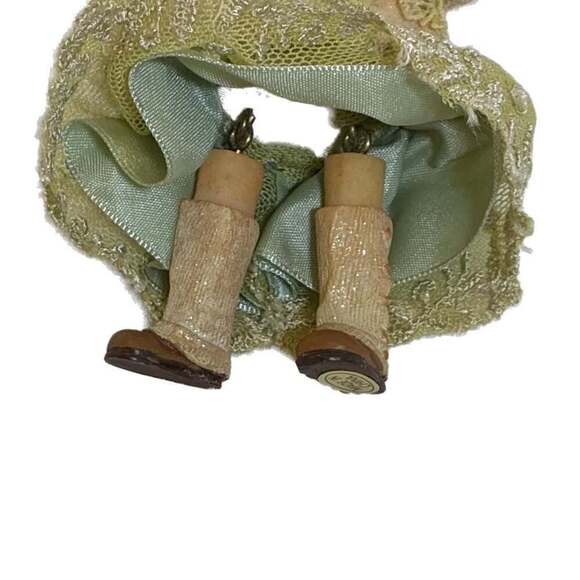 Vintage Victorian Style Doll Ornament classic winter Christmas gift 1980s girl - Picture 6 of 7